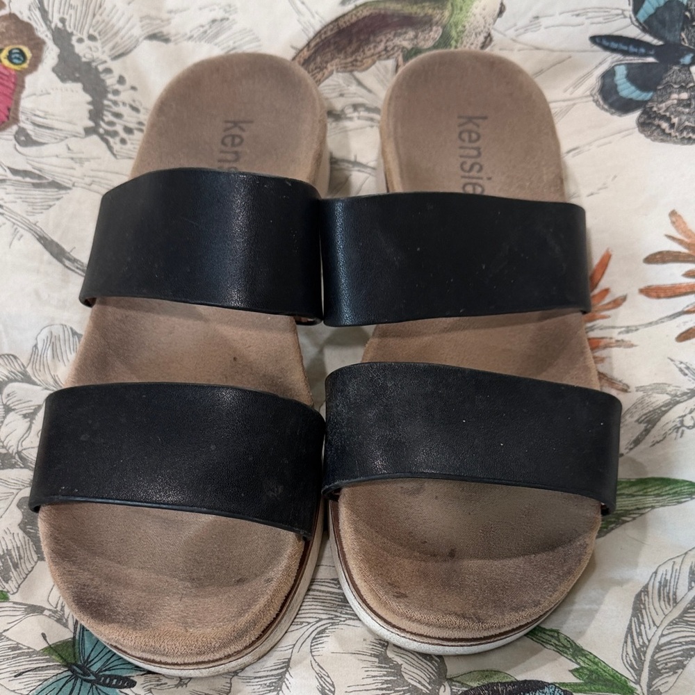 Kensie Black Double-Band Slide Sandals with Tan Footbed
